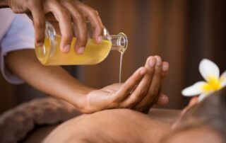 massaggio-con-olio